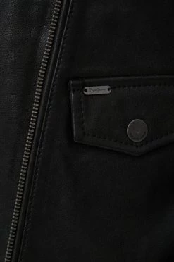Κοντά μπουφάν Δερμάτινη ραμονέσκα Pepe Jeans Fify χρώμα: μαύρο -Pepe Jeans Sales Store unnamed file 148