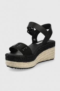 Σανδάλια Pepe Jeans Witney Logo χρώμα: μαύρο -Pepe Jeans Sales Store unnamed file 2353