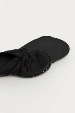 Σαγιονάρες Παντόφλες Pepe Jeans χρώμα: μαύρο -Pepe Jeans Sales Store unnamed file 2665