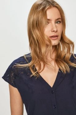 Μπλούζες Μπλουζάκι Pepe Jeans NICOLA χρώμα: ναυτικό μπλε 10 Μπλούζες Μπλουζάκι Pepe Jeans NICOLA χρώμα: ναυτικό μπλε -Pepe Jeans Sales Store unnamed file 2679