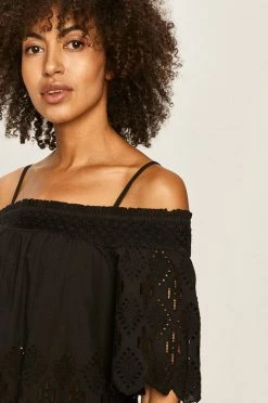 Μπλούζες Pepe Jeans - Μπλουζάκι Luna μαύρο -Pepe Jeans Sales Store unnamed file 3237