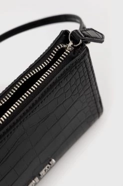 Τσάντες χιαστί Τσάντα Pepe Jeans μαύρο -Pepe Jeans Sales Store unnamed file 591